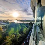 The Zipper Hotel Und Apartments