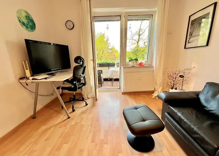 Cozy 2-Room-Apartment On Zoo Park In District 2