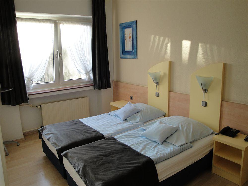 Hotel Am Wehrhahn 2*