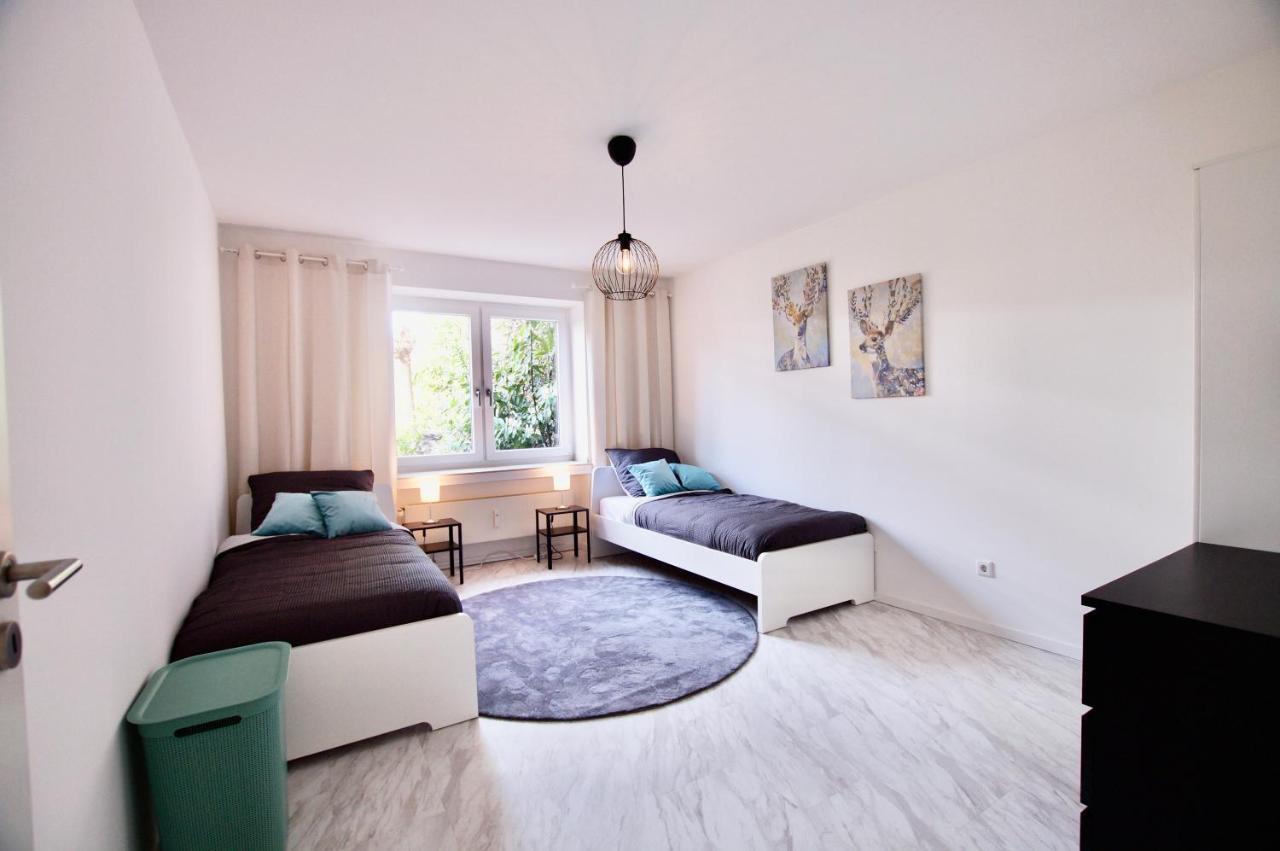 Work & Longstay In * Dusseldorf