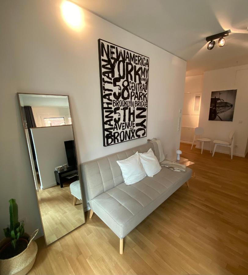 Stilvolles Apartment In Duesseldorf Am Medienhafen Appartement *