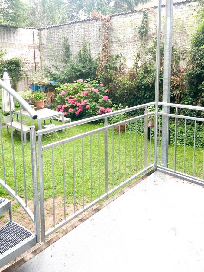 - 15min Messe Dus And Old Town Apartamento