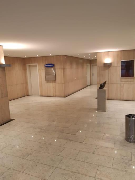Gemutlich Und Moderne In *