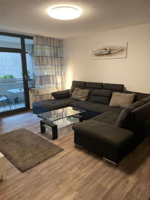 Gemutlich Und Moderne In *