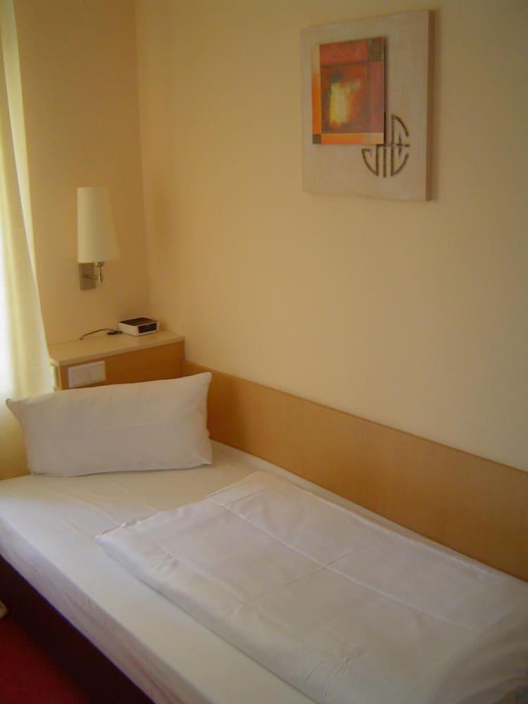 Hotel Petersburg Superior 3*