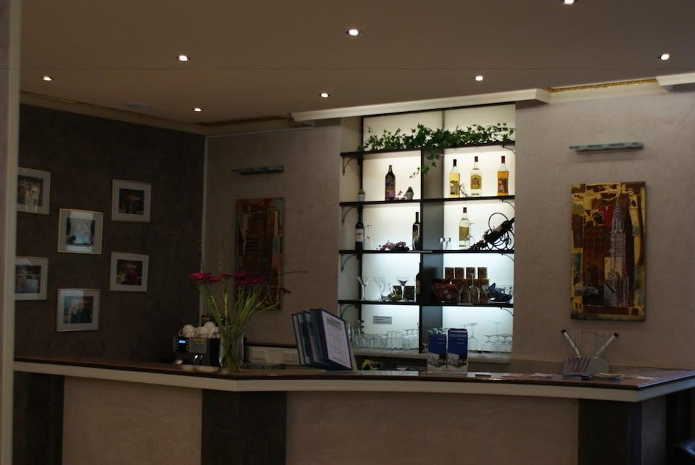 Hotel Petersburg Superior 3*