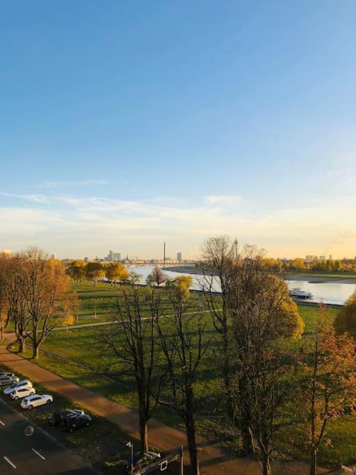 Einmaliger Rheinblick, Fusslaufig Zur Messe Appartement *