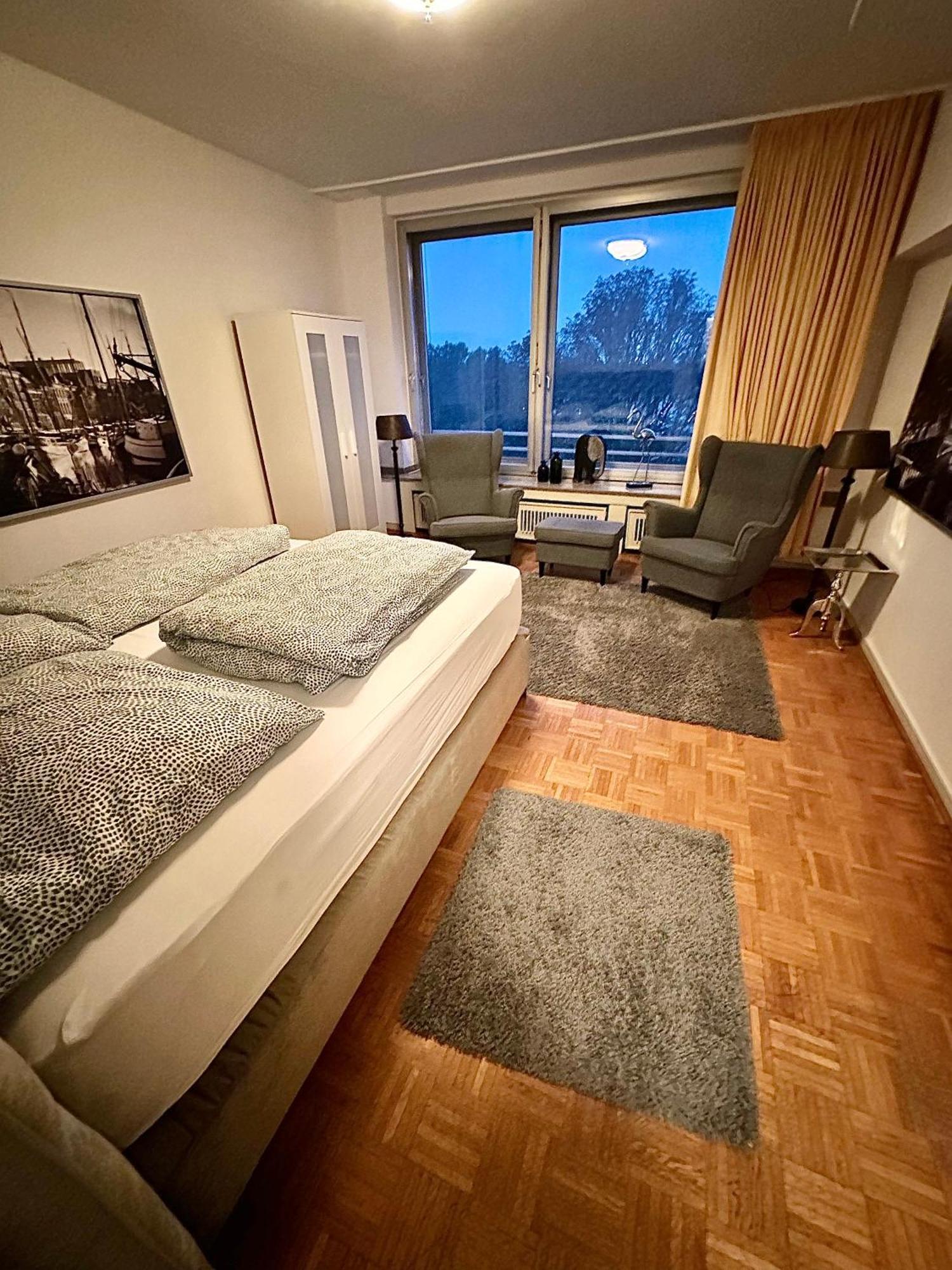 Einmaliger Rheinblick, Fusslaufig Zur Messe Appartement