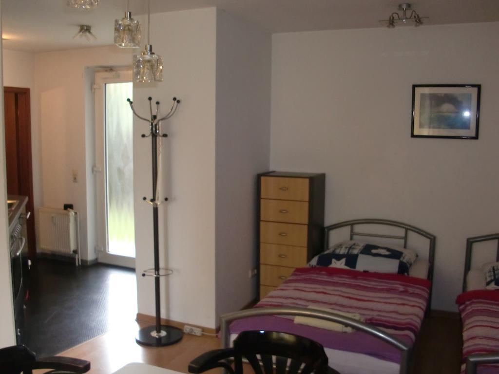 Apartment Monteurwohnung Im Zentrum Lierenfeld