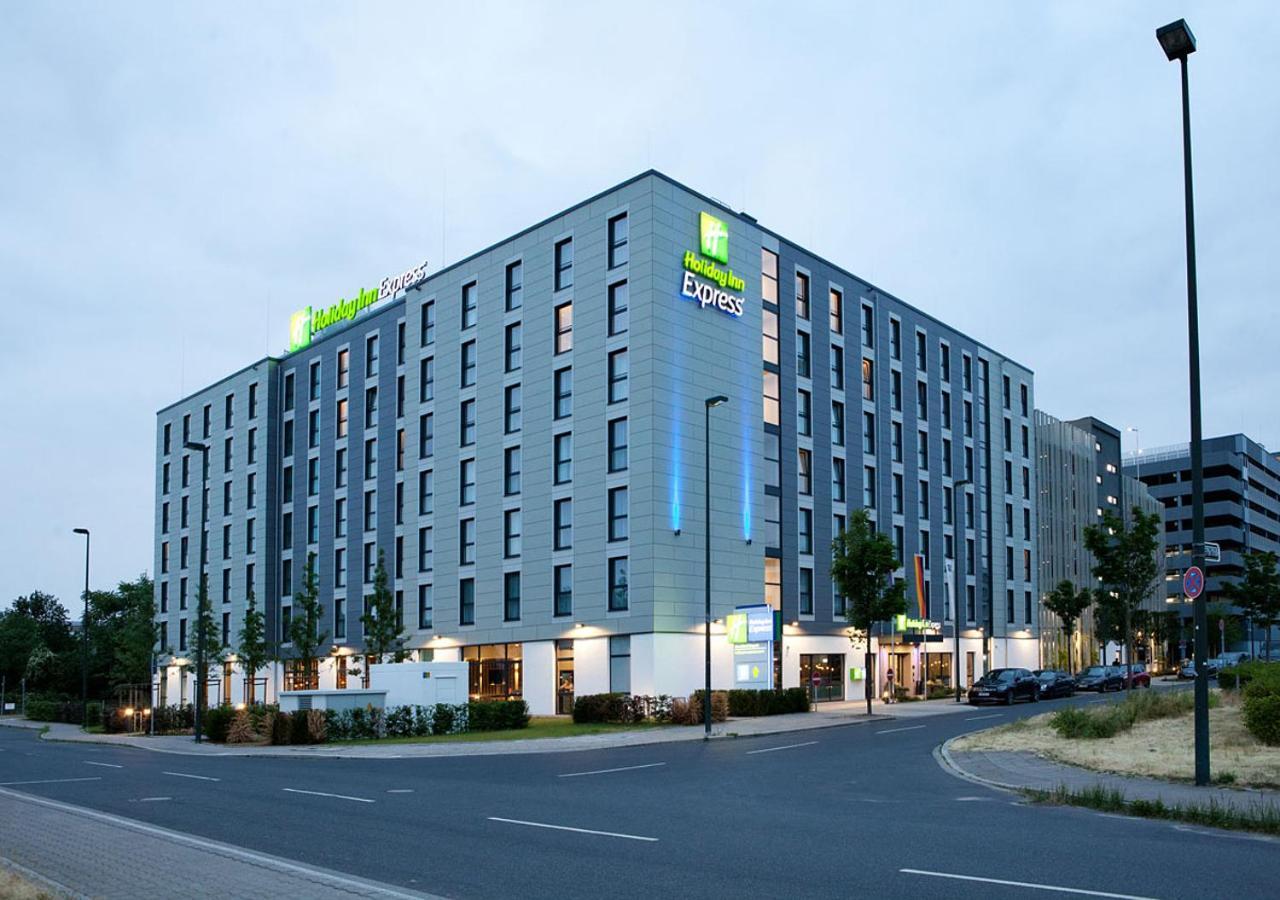Express - Airport Hotel 3*