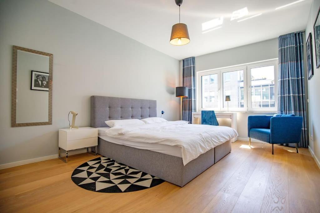 80 Sqm Flat With Terrace And 15min To Fair And 5min To Old Town