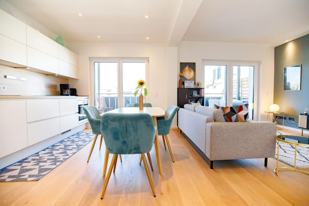 80 Sqm Flat With Terrace And 15min To Fair And 5min To Old Town Apartment
