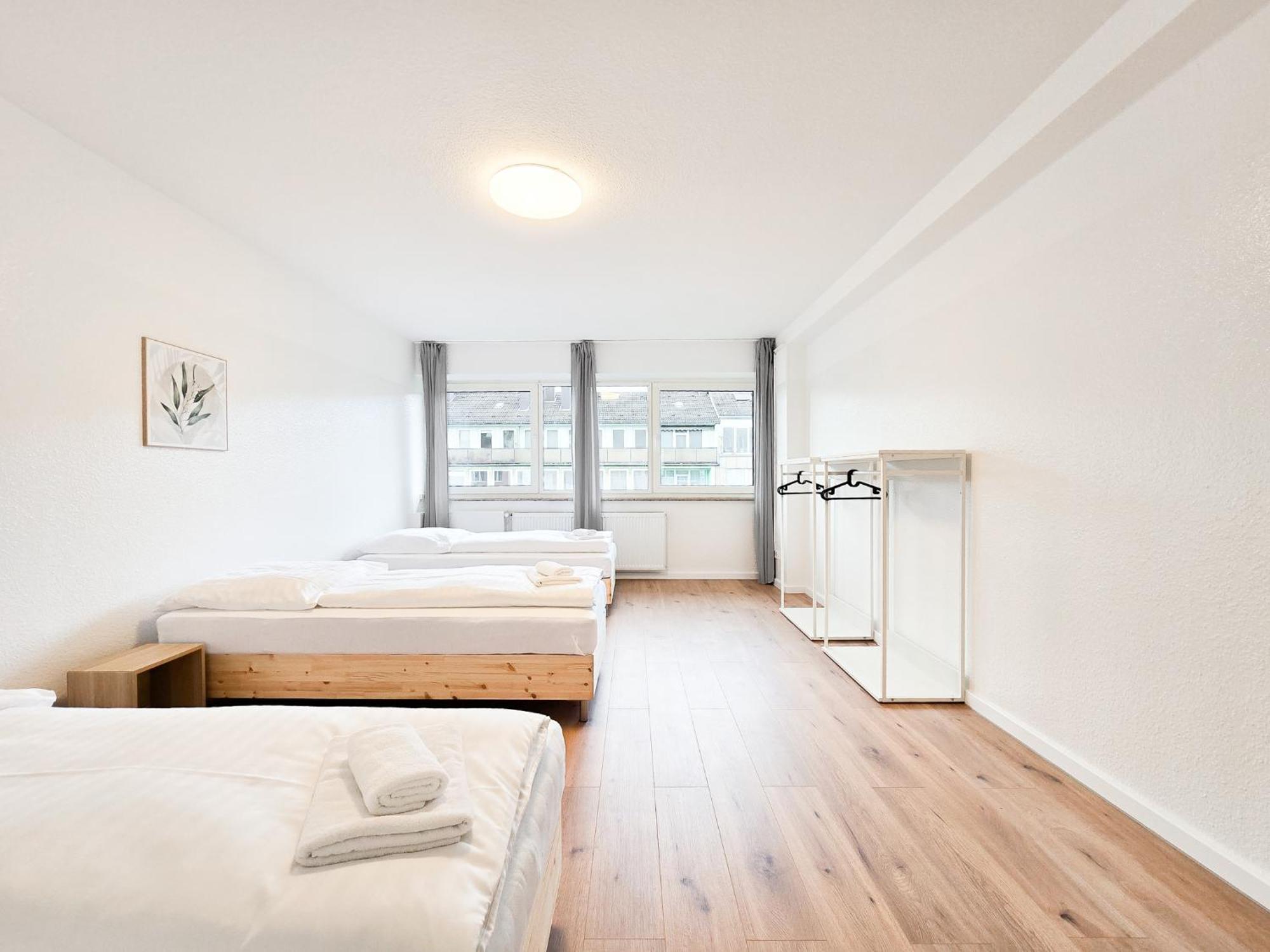 Raj Living - With 5 - 15 Min Messe Dus & 10 Min Old Town Dus *