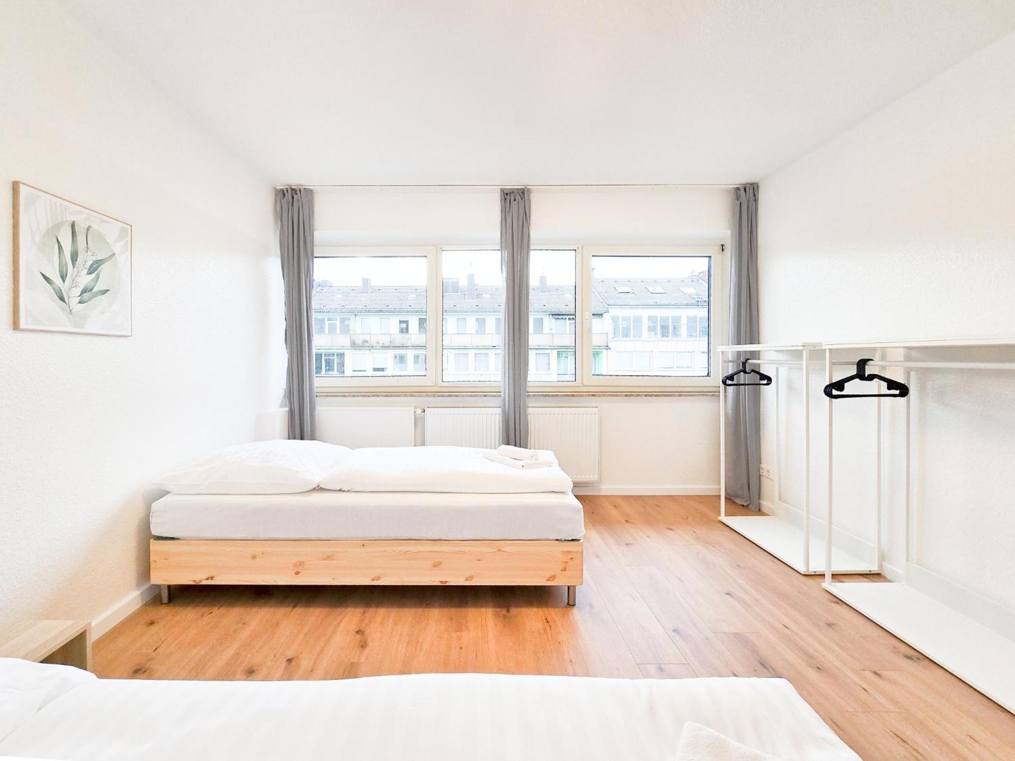 Raj Living - With 5 - 15 Min Messe Dus & 10 Min Old Town Dus Appartement *
