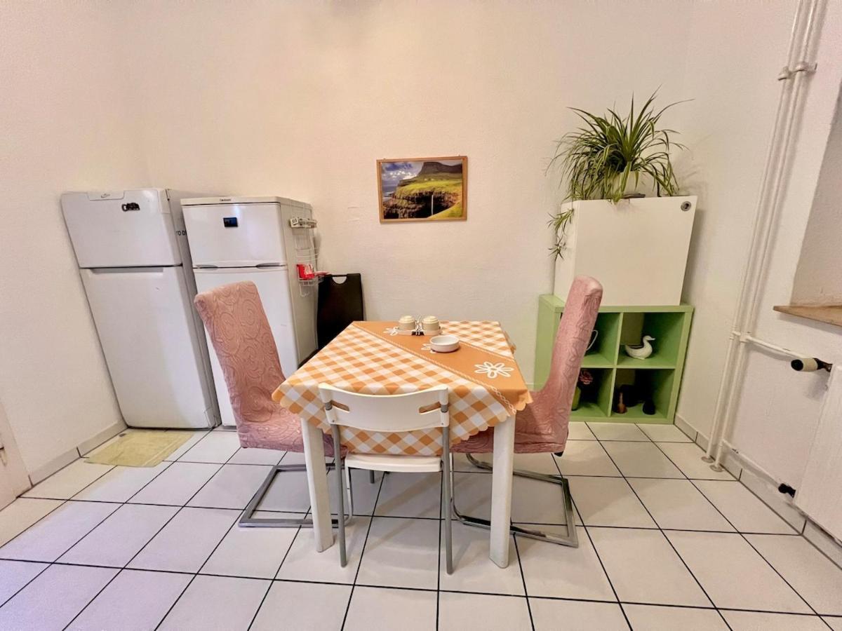 Cozy 2-room-apartment On Zoo Park In District 2 Dusseldorf