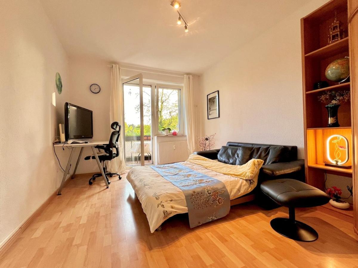 Apartment Cozy 2-room-apartment On Zoo Park In District 2