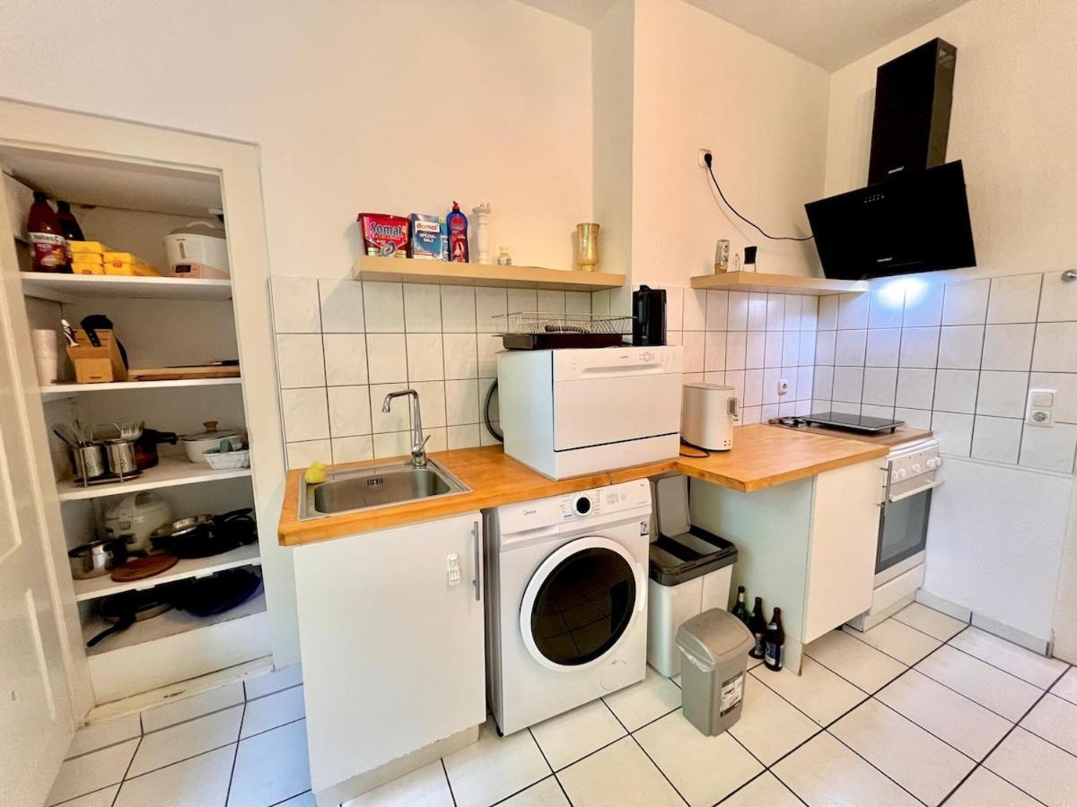Apartment Cozy 2-room-apartment On Zoo Park In District 2 *
