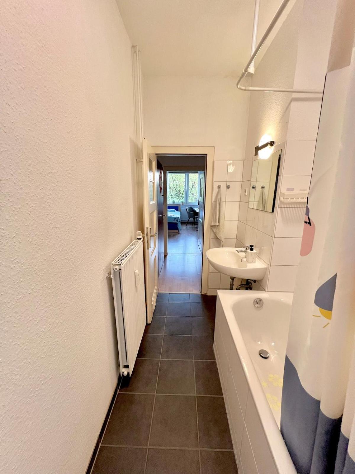 Cozy 2-room-apartment On Zoo Park In District 2 Dusseldorf