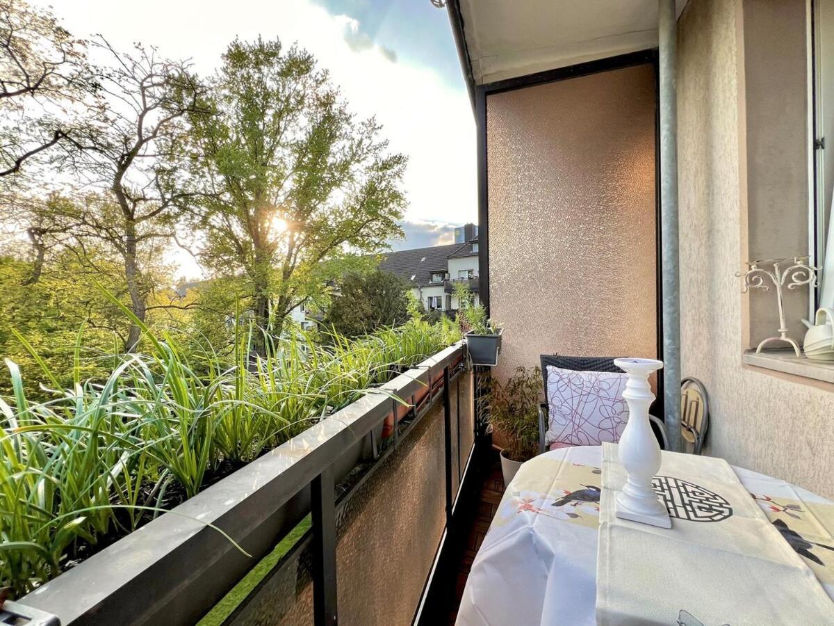 Cozy 2-room-apartment On Zoo Park In District 2 *
