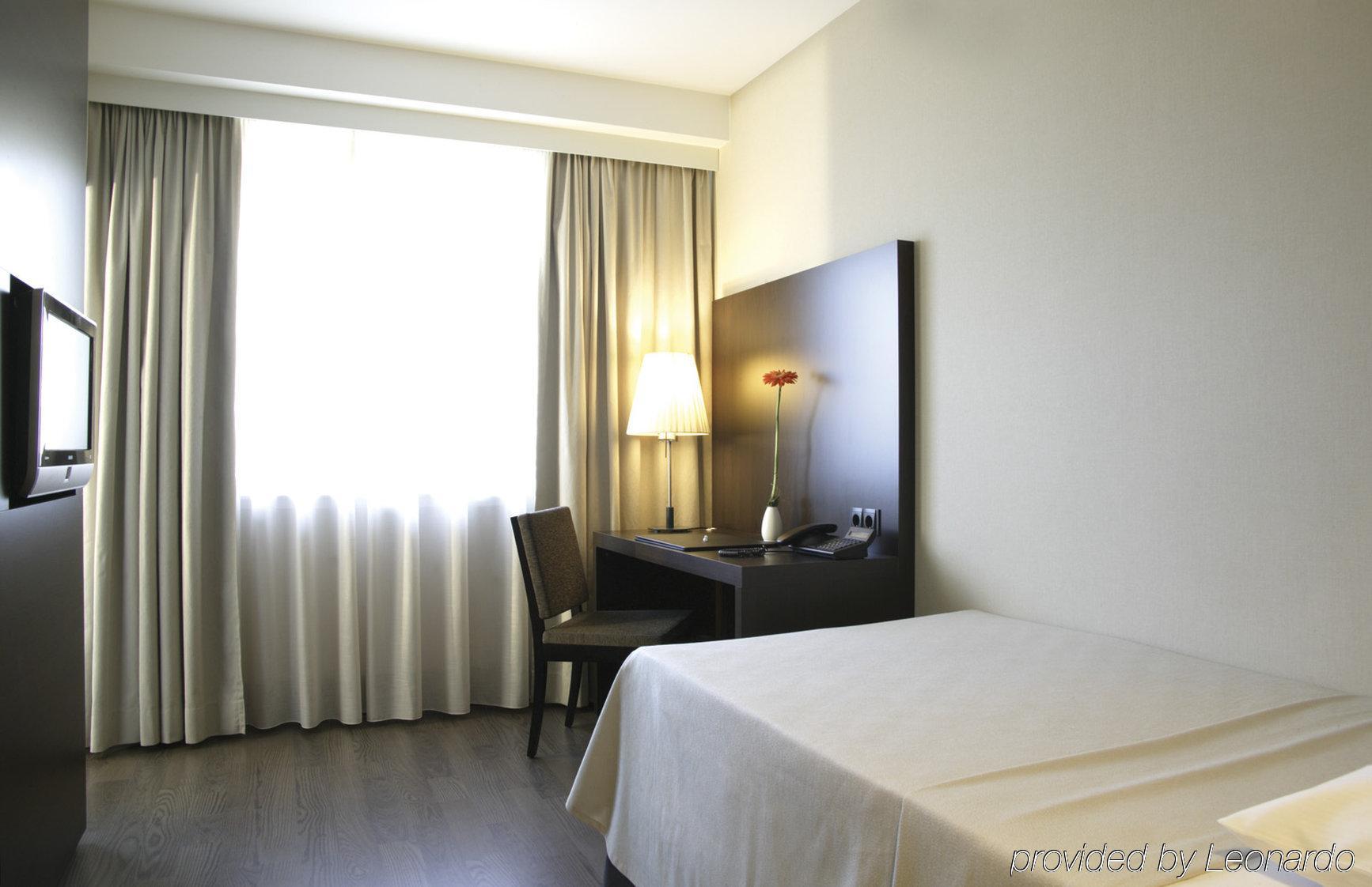 Nh Koenigsallee Hotel 4*