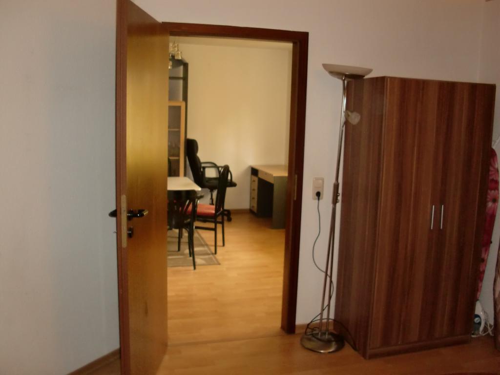 Apartment Monteurwohnung Im Zentrum Lierenfeld