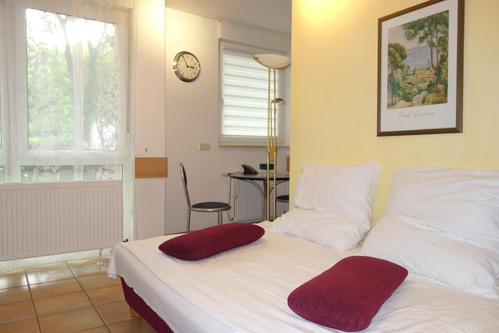 Tolstov-Hotels Big 2 Room Rossstrasse Apartment *