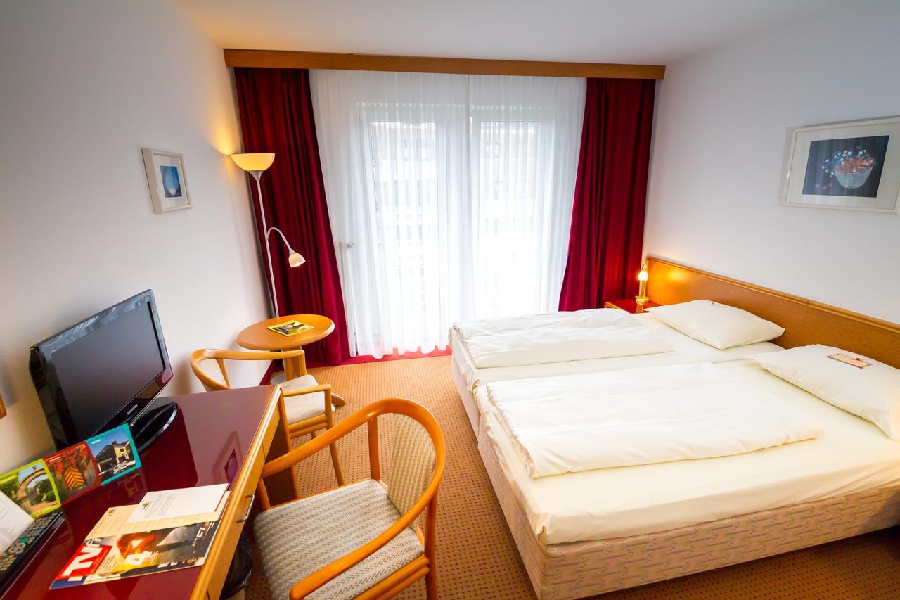 Hk Hotel 4*