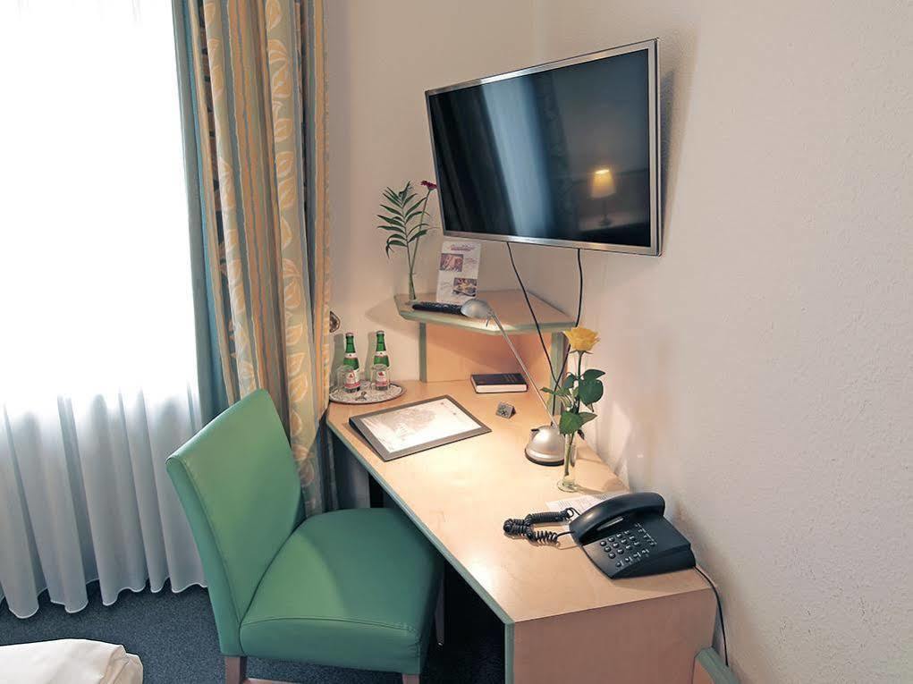 Am Hofgarten 3* Dusseldorf