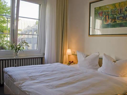 Am Hofgarten 3* Dusseldorf