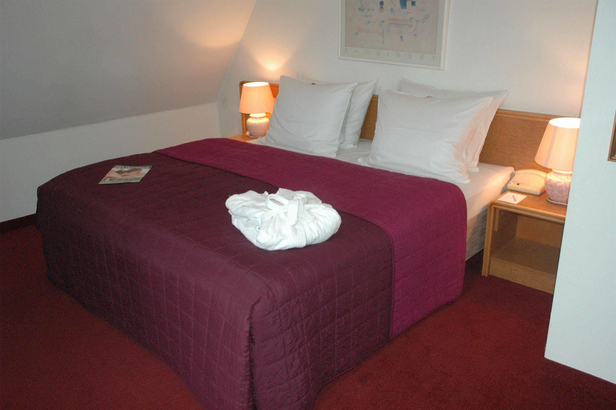 Hk Hotel 4*