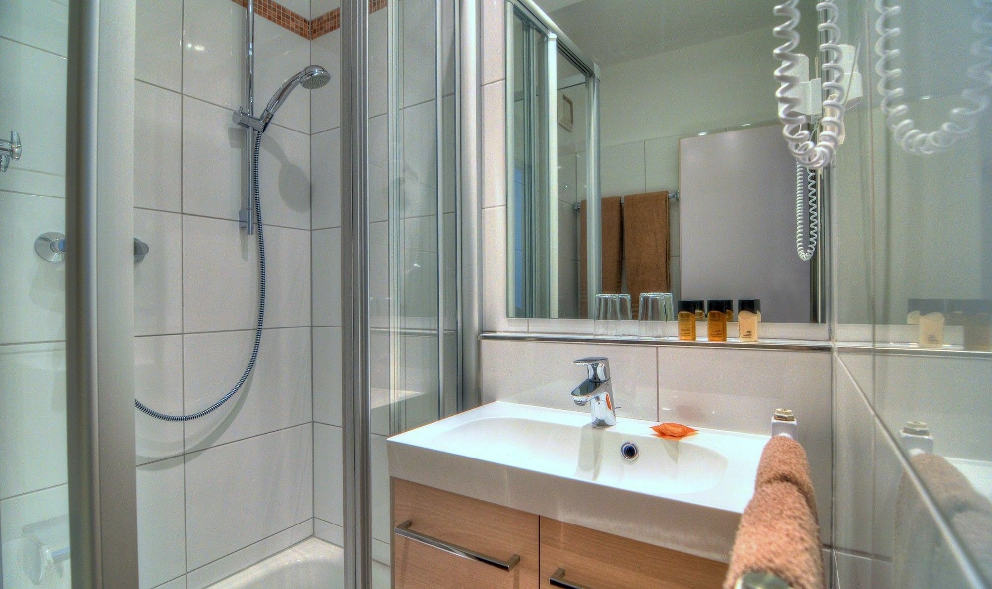 Astra Hotel 3*