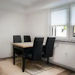 Duesseldorfer Apartment Am See