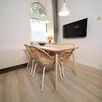 Apartment - Gut Angeschlossen - Henkel - Messe