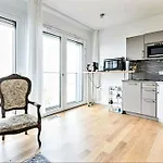 Schickes Appartment Mit Flussblick