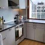 Lavish Stay In The Heart Of Duesseldorf City Center