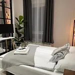 Bienvenidus - Self Service Apartment - Apartment Zur Selbstversorgung - Das Messezimmer - Duesseldorf