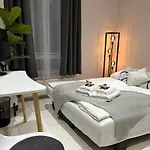 Bienvenidus - Self Service Apartment - Apartment Zur Selbstversorgung - Das Messezimmer - Duesseldorf