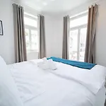 Favorite Stays - Suite And More - Duesseldorf