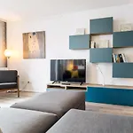 Homefy Oldtown Apartment - 6 People - 2 Bath - Balcony - Top Location