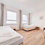 Raj Living - City Apartment With 3 Rooms - 15 Min Messe Dus & 10 Min Old Town Dus
