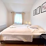 Airport-Messe Apartments