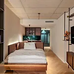 The Zipper Hotel Und Apartments
