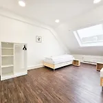 Raj Living - City Center Apartments With 5 Rooms - 10 Min Messe Dus