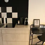 Square Rooms 8