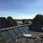 Luxury Rooftop Loft With River View 10Min To City