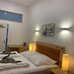 Duesseldorf 5 Min To Train Station Private Room