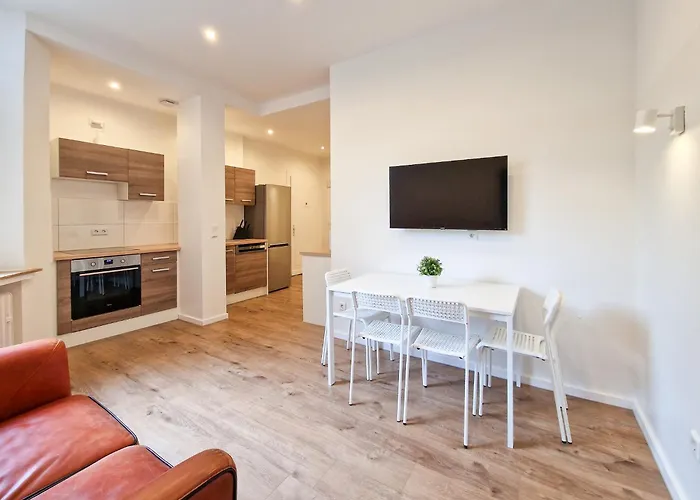 Raj Living - 1 Or 3 Room Apartments - 20 Min Messe Dus And Old Town Dus