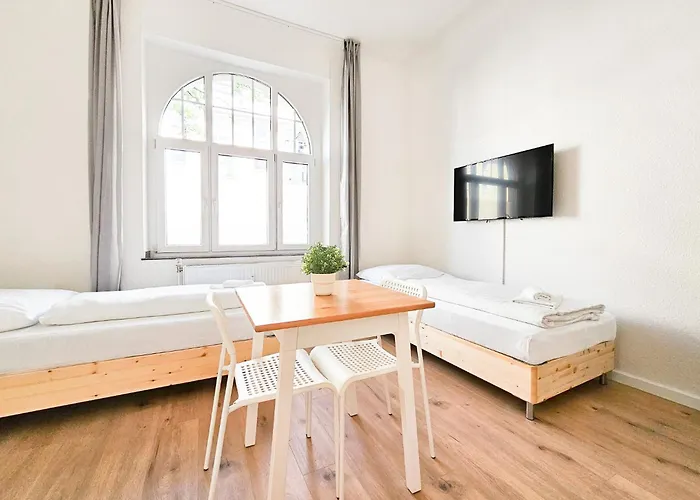 Raj Living - Studio Wohnungen - 15 Min Zur Messe Dus