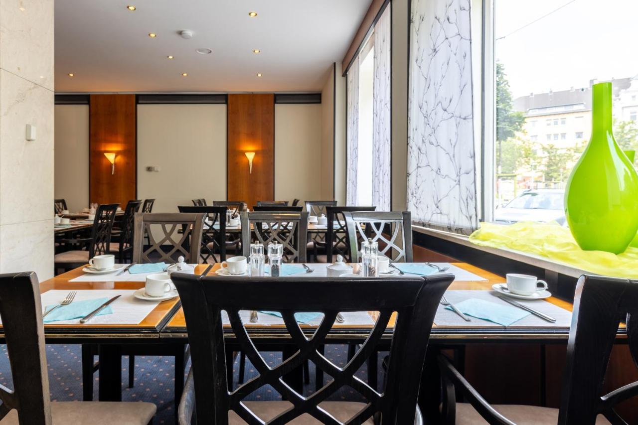 Trip Esplanade, Hotel 4*