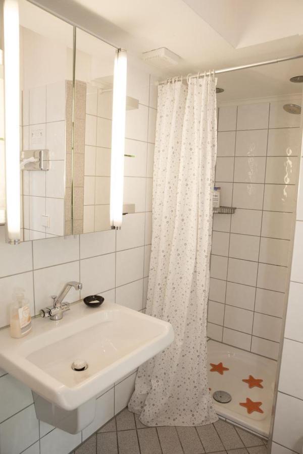 Guest house Air Boardinghouse Tulip Stockum, Zu Fuss - 3 Minuten Zur Messe 3*